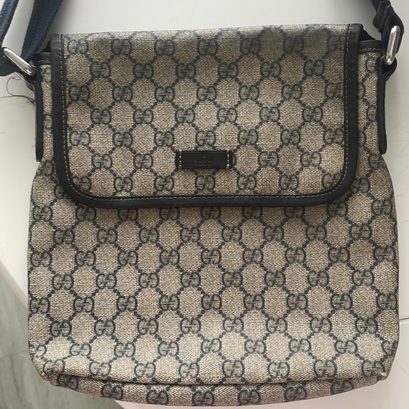 Gucci Messenger Bag - Picture 1 of 8